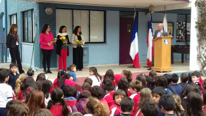Homenaje a los trabajadores que llevan 10, 20 y 30 años de trabajo. Homenaje a los trabajadores que llevan 10, 20 y 30 años de trabajo.