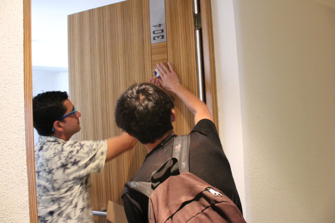Vivienda y persona censada, se pega el sticker