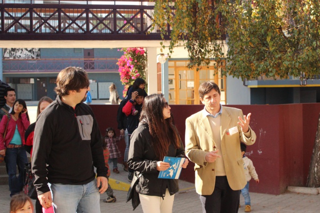 Juan Carlos Plaza, Director de gestión, con apoderados interesados
