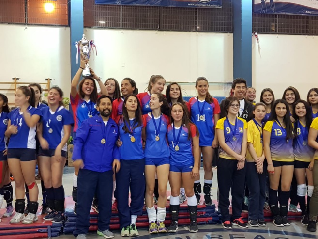 Campeonas de la copa 70 años del colegio St Dominic - Voleibol 
