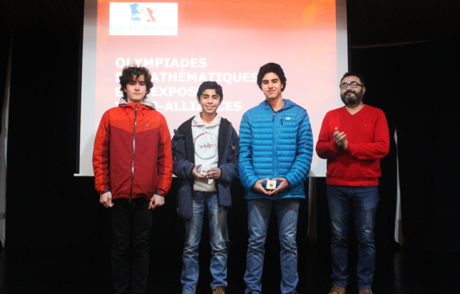 Prix remis par le professeur Juan Carlos Galindo du Lycée Jean Mermoz de Curicó