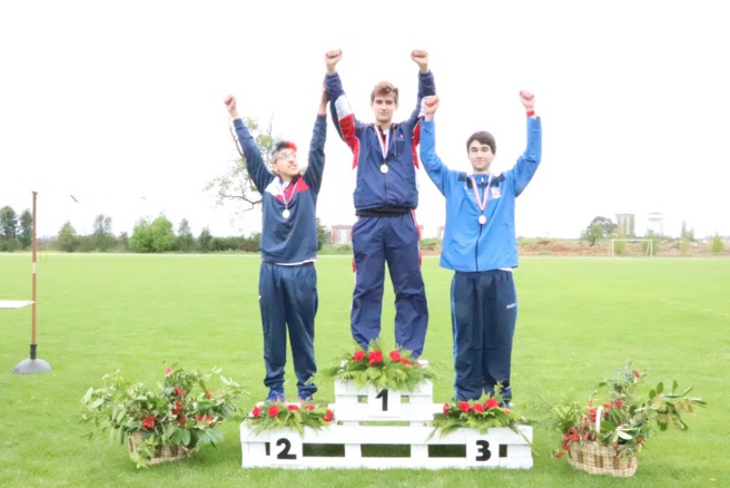 Esteban Aranda, 1ro en Salto Alto Varones