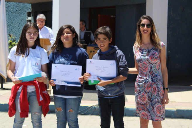 BRAVO A NUESTROS ALUMNOS - Entrega de Diplomas de Secundaria 2018