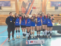 Équipe féminine de volley-ball, championne de la catégorie U-14 Équipe féminine de volley-ball, championne de la catégorie U-14