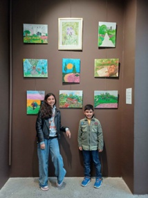 Concours de peinture interscolaire "Pintando la Foresta" organisé par le collège international Sek:  Matías et Camila Rojas remportent le premier et troisième prix.