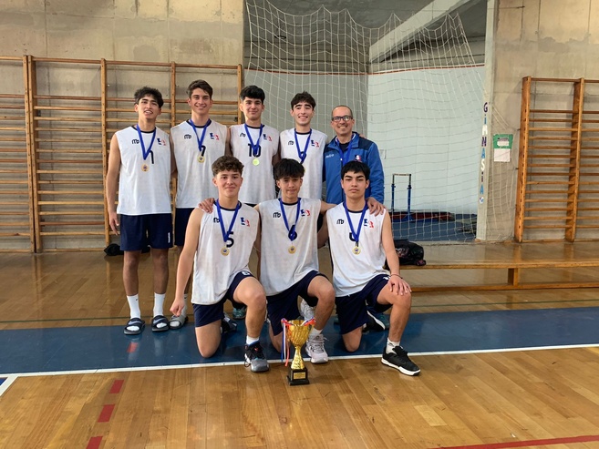 Manuel Avendaño (capitán), Diego Hernández, Joaquín Sotomayor, Fernando Obrador, Martin Luer, Clemente Bernales, Sebastián Nogue, Carlos Maltés e Ignacio Mercadal. Entrenador: Everest Burgoa Manuel Avendaño (capitán), Diego Hernández, Joaquín Sotomayor, Fernando Obrador, Martin Luer, Clemente Bernales, Sebastián Nogue, Carlos Maltés e Ignacio Mercadal. Entrenador: Everest Burgoa