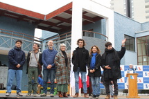 Enseñan aquí. Su camino continúa por el mundo. Enseñan aquí. Su camino continúa por el mundo.