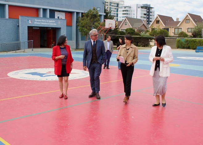 Le Lycée Jean d’Alembert accueille Clarisse Gérardin, nouvelle COCAC au Chili Le Lycée Jean d’Alembert accueille Clarisse Gérardin, nouvelle COCAC au Chili