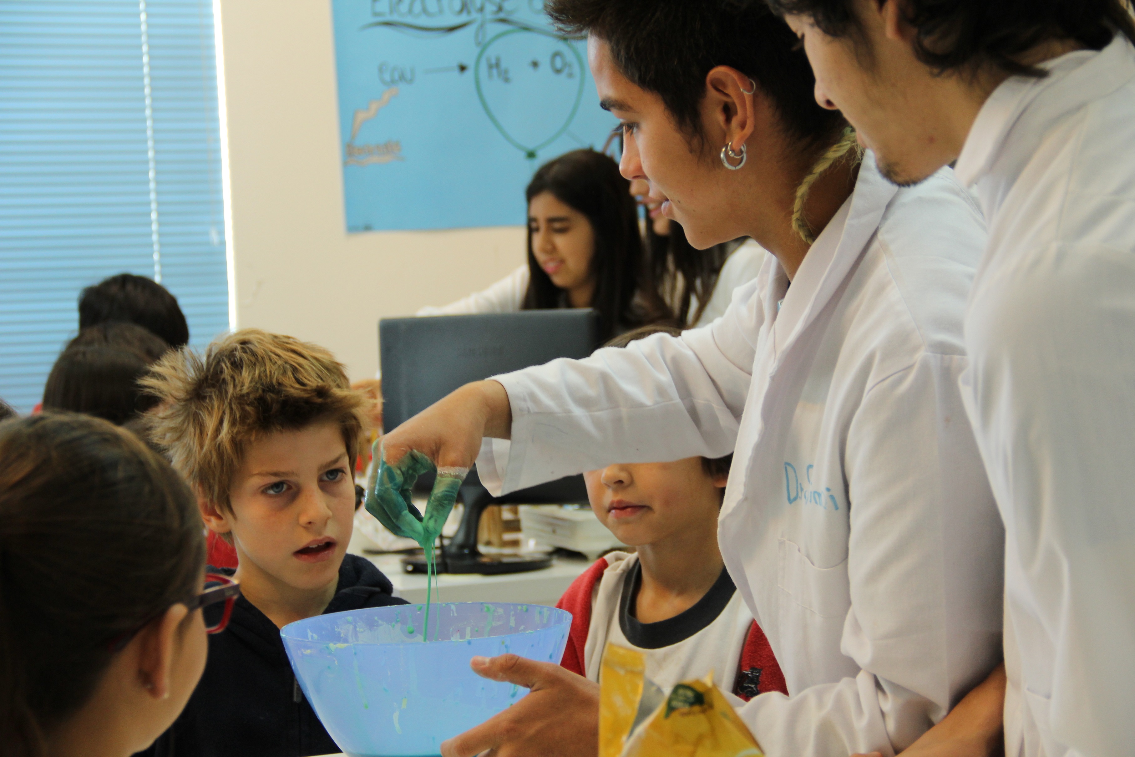 Semaine de Sciences : la visite des laboratoires continue - Semana de las ciencias : la visita de los laboratorios continua