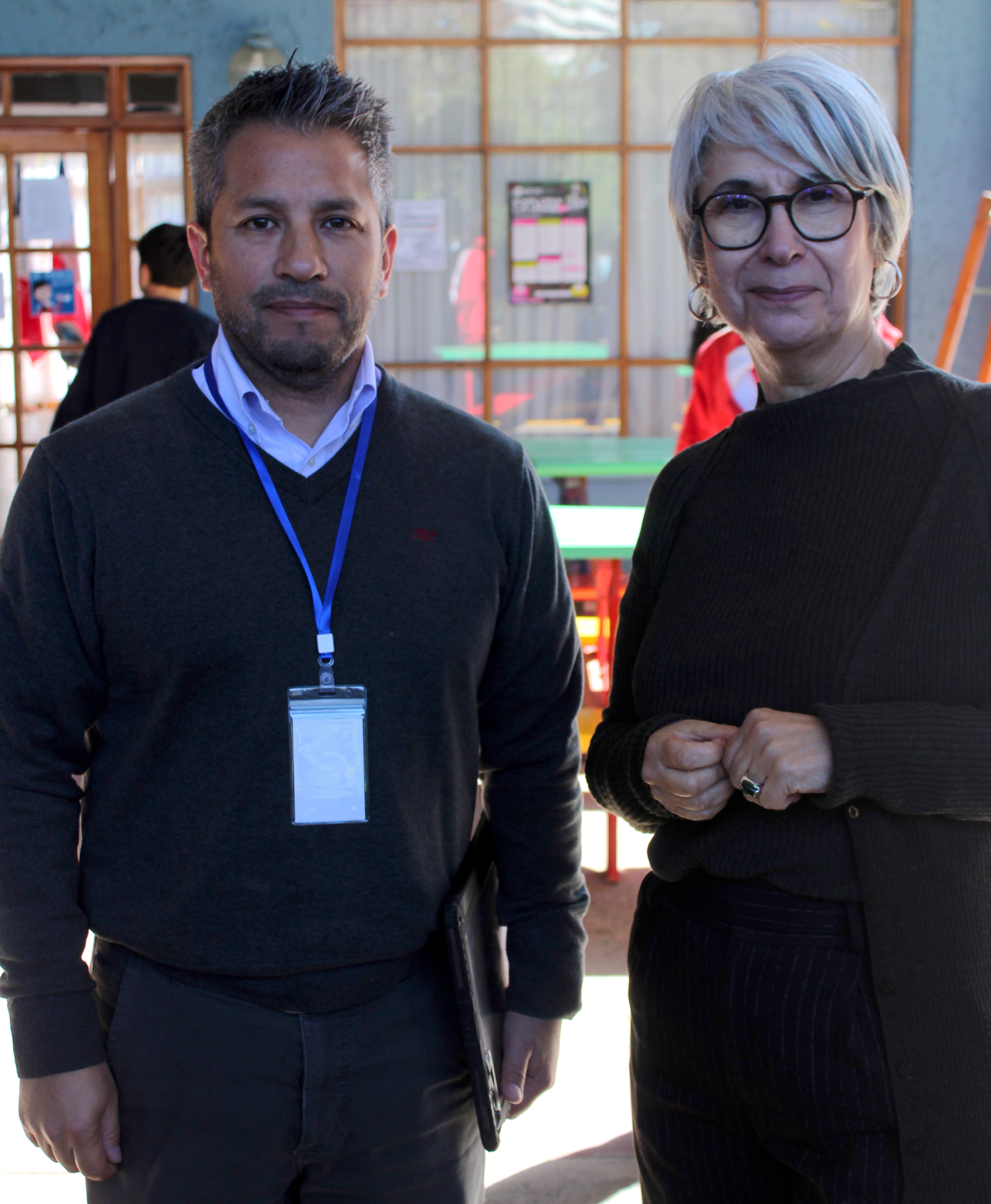 Sr. Andrés Ibaceta, director de la Pompe France de Valparaíso, y la rectora Mme Pascale Carillo