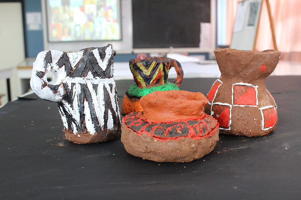 Modeler la matière: créations en terre par nos élèves de 6ème / Modelar la materia: creación en greda por nuestros alumnos de 6to básico