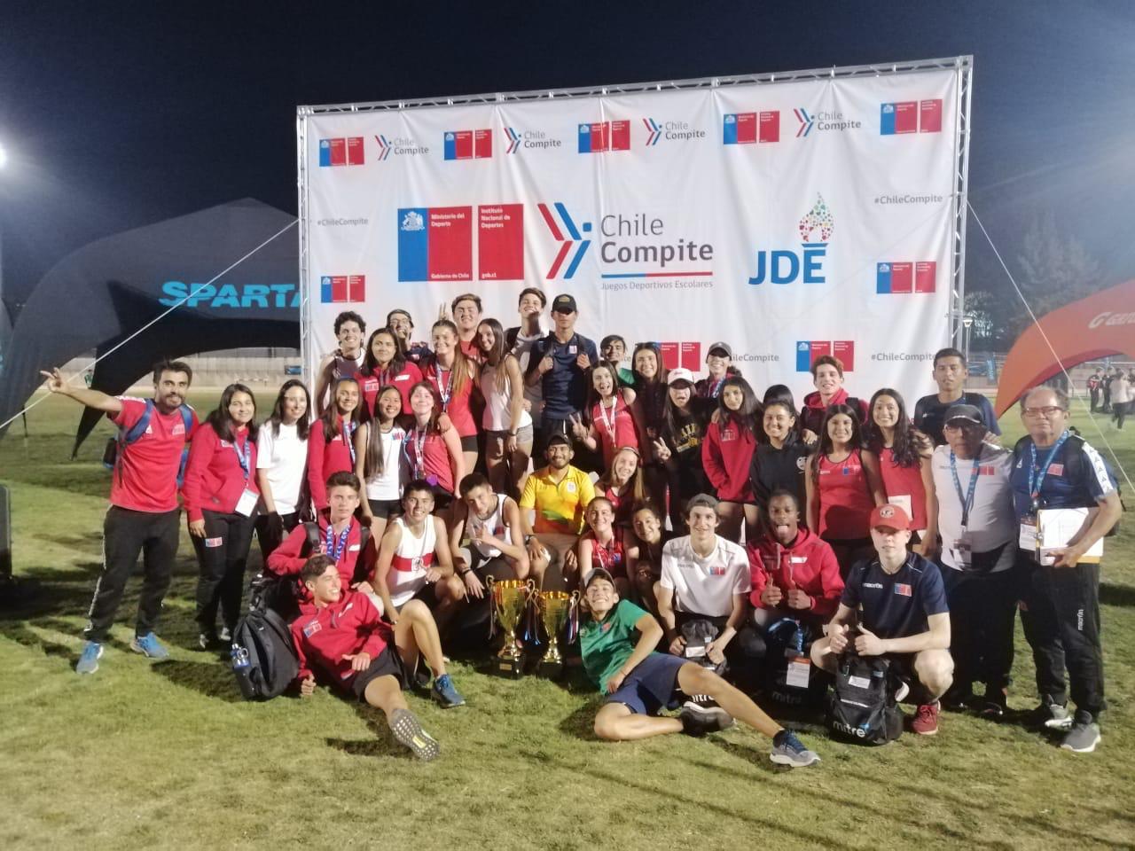 Atletas del Lycée en el Torneo Nacional de Atletismo