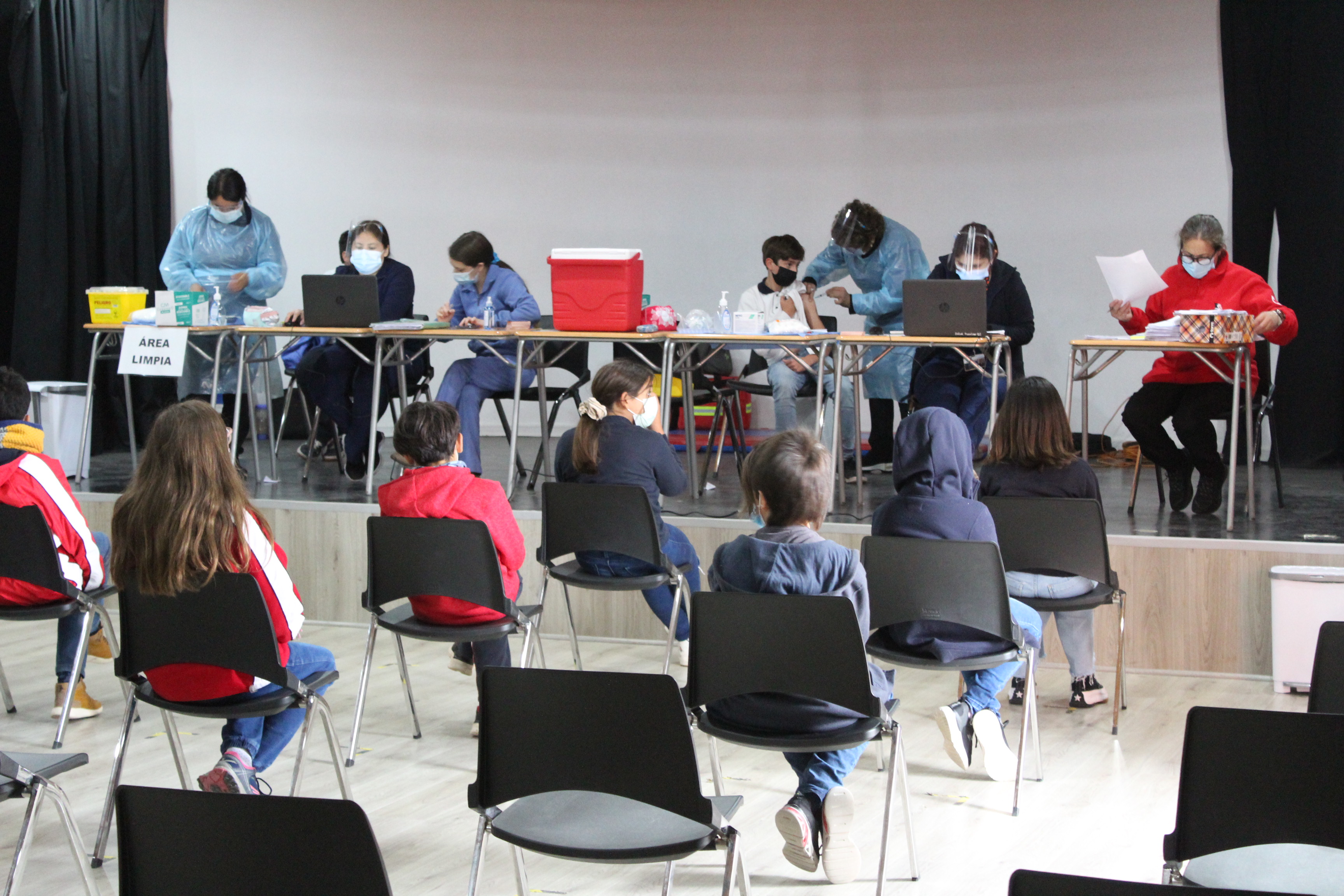 Campagne de vaccination scolaire contre le SARS-CoV-2 à Jean d'Alembert.