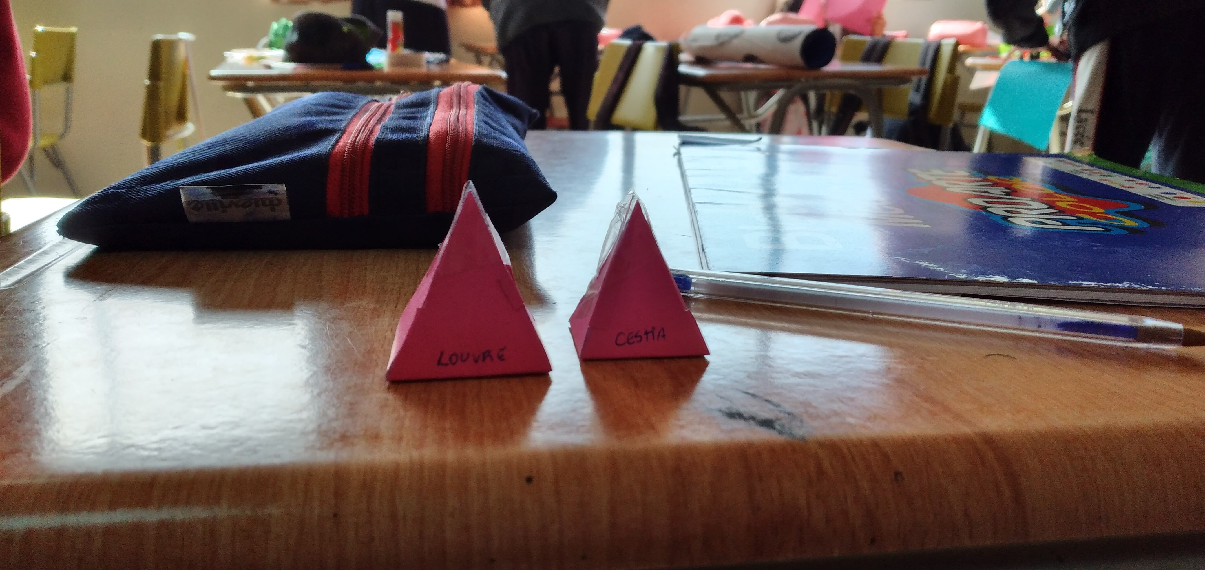 Mathématiques, Espace et Pyramides au 4ème