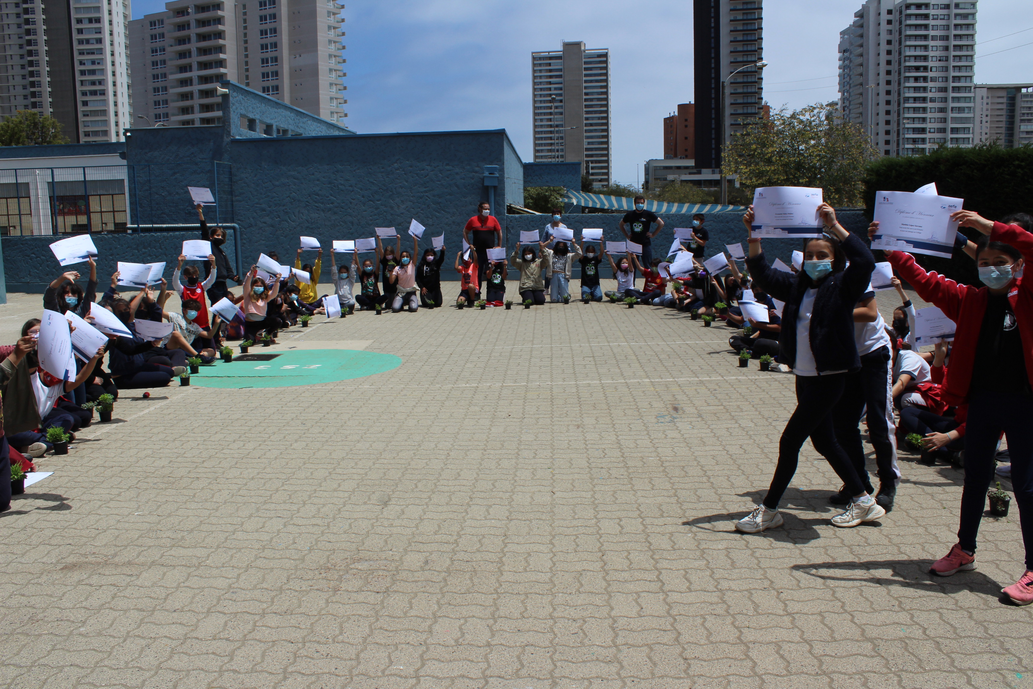 Délivrance des diplômes aux GS et CM Délivrance des diplômes aux GS et CM