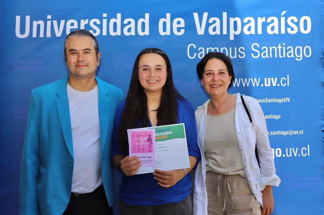 Ceremonia de premiación del Segundo Concurso de Relatos Escolares Futboleros 2022 en @uvalposantiago.