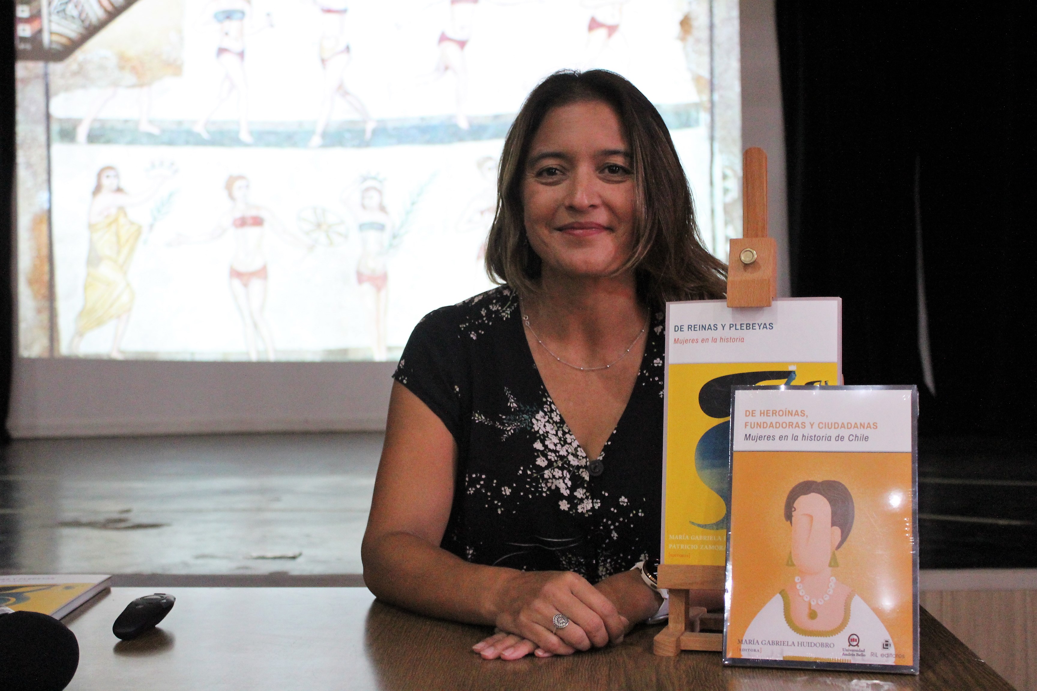 Conférence de María Gabriela Huidobro, historienne et ancienne étudiante du LJDA