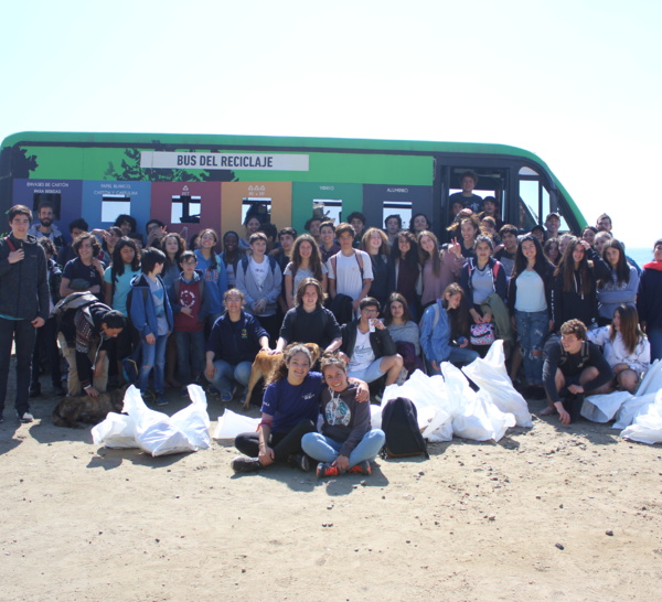 Recordando la Limpieza de playa de los 1ros medios con Plastic Oceans