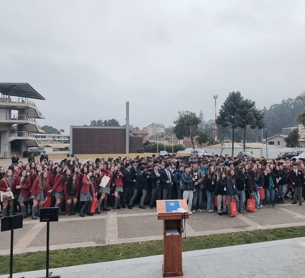 1ª Feria Vocacional Interescolar Colegio Sagrada Familia &amp; The Mackay School 2025