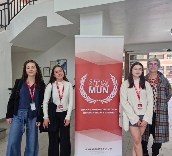 "Model United Nations" (MUN)
