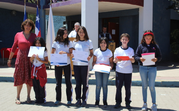 BRAVO A NUESTROS ALUMNOS - Entrega de Diplomas de Secundaria 2018