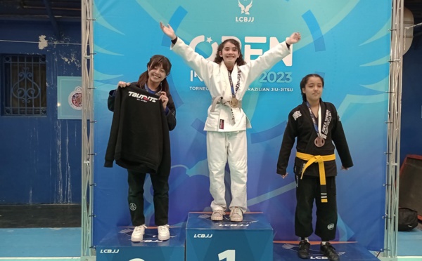 Rafaela Cádiz, élève de 5ème A, remporte l'or au tournoi national de BJJ