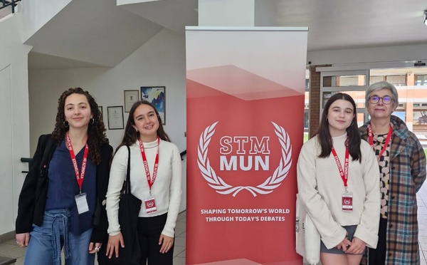 "Model United Nations" (MUN)