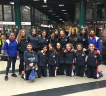 Equipo de voleibol femenino en ruta para la liga amas Voley en Salamanca