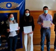 Le Campus Santiago a récompensé les gagnants du premier concours d'écriture jeunesse sur le football / El Campus Santiago premió a los ganadores del primer concurso de historia escolar de fútbol
